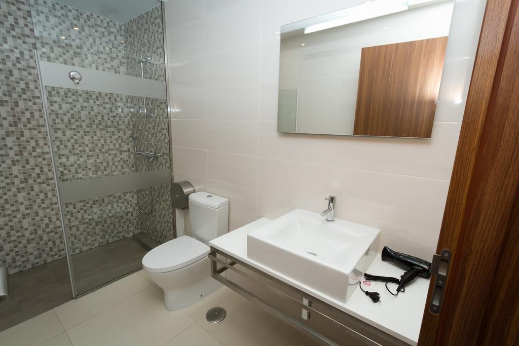 Peralux Hotel Eksteriør billede